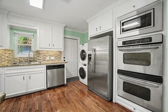 Building Photo - 2805 Rosewood St