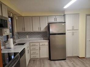 Building Photo - 129 Lakewood Dr