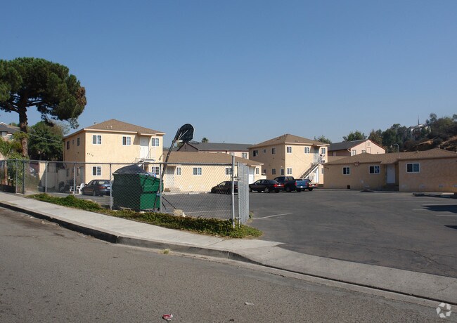 Building Photo - 4986-4992 Auburn Dr