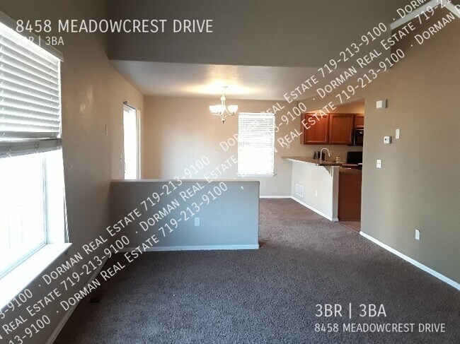 Foto del edificio - 8458 Meadowcrest Dr
