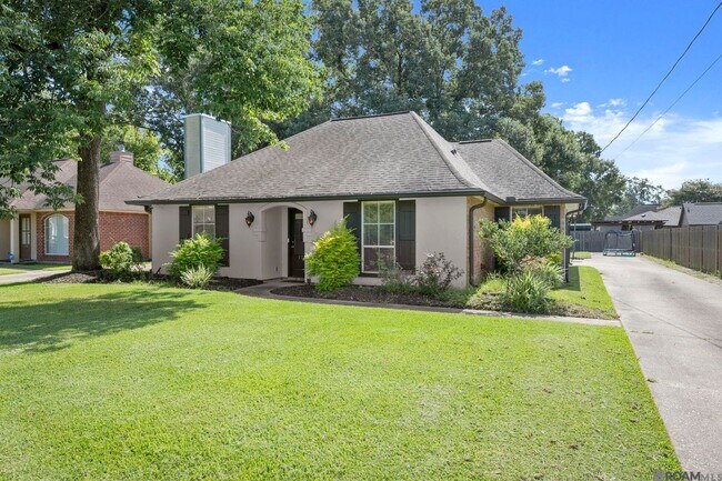 Foto del edificio - 17190 N Lake Dr