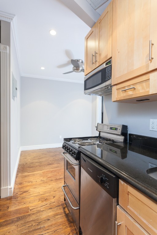 Foto principal - 330 E 40th St