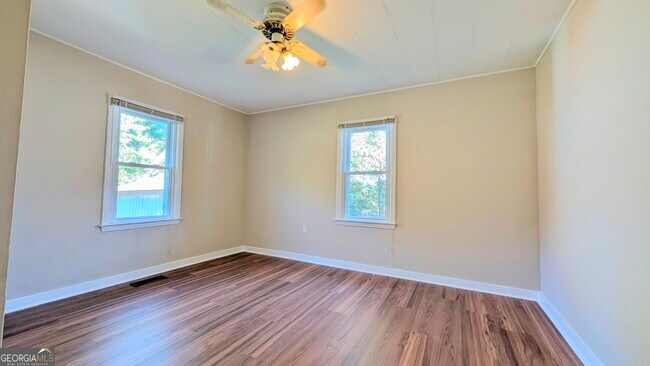 Building Photo - 6086 Lights Ferry Rd