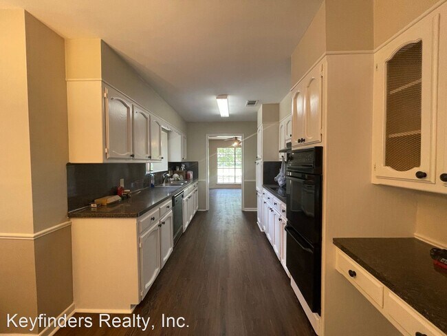 Building Photo - 4 br, 2 bath House - 5114 Sandy Ridge Dr.