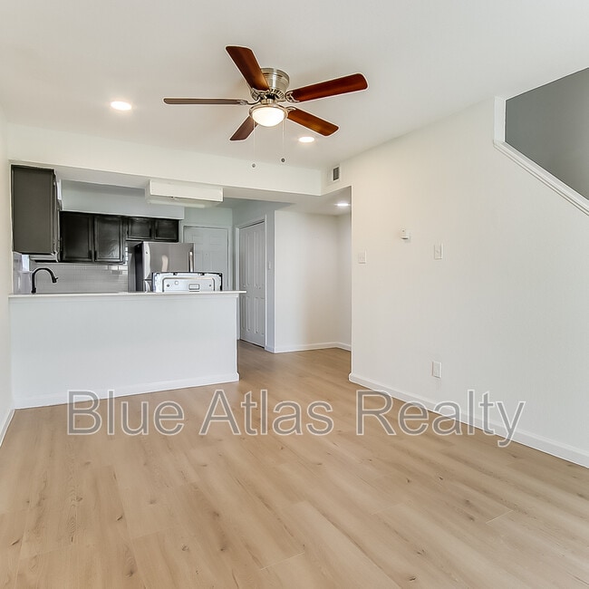 Building Photo - 408 Noble Ave