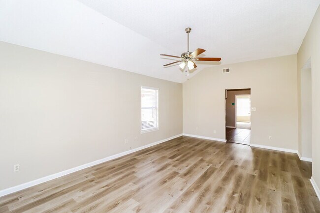 Foto del edificio - 5941 Wagon Hill Rd W