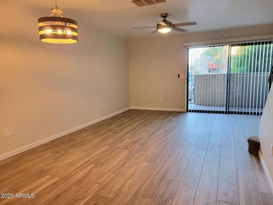 Foto principal - 715 S Ext Rd