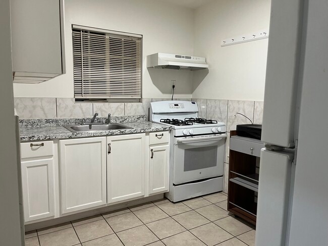 Foto del edificio - 4105 W 103rd St