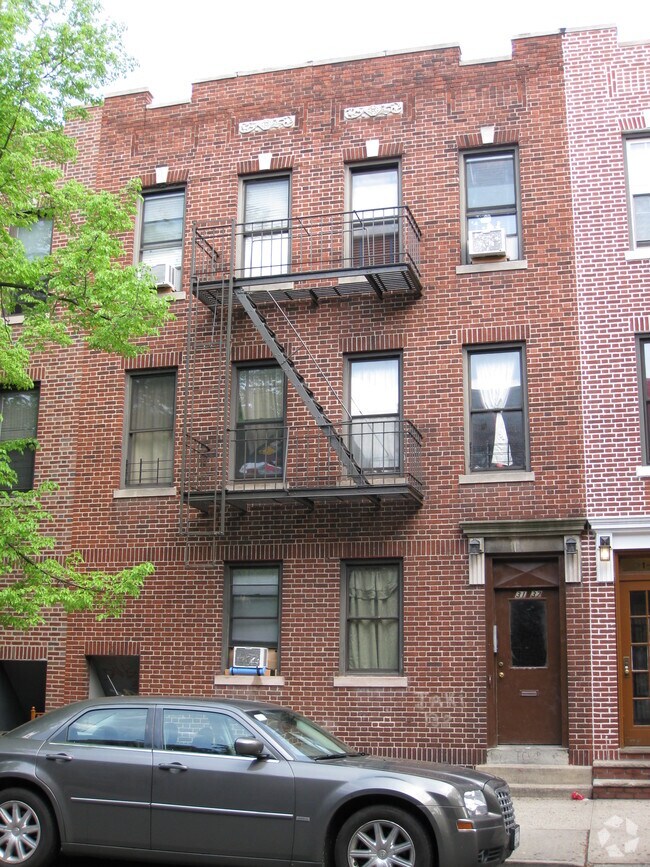 Building Photo - 31-37 34th St