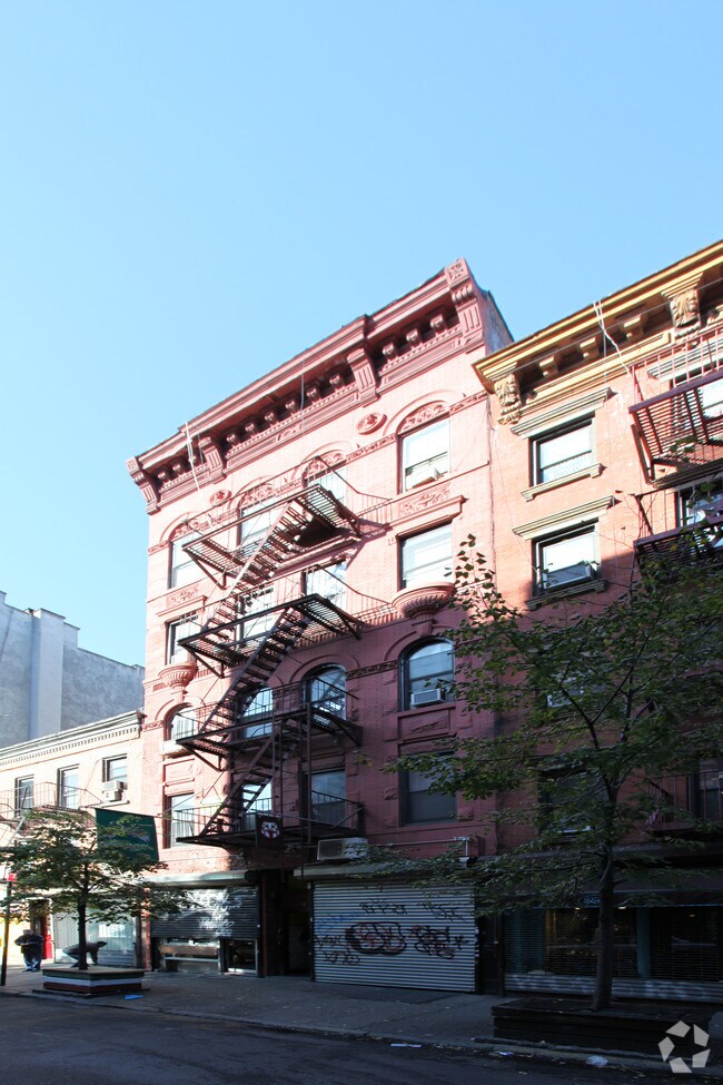 Fotografía del edificio - 227 Mott St
