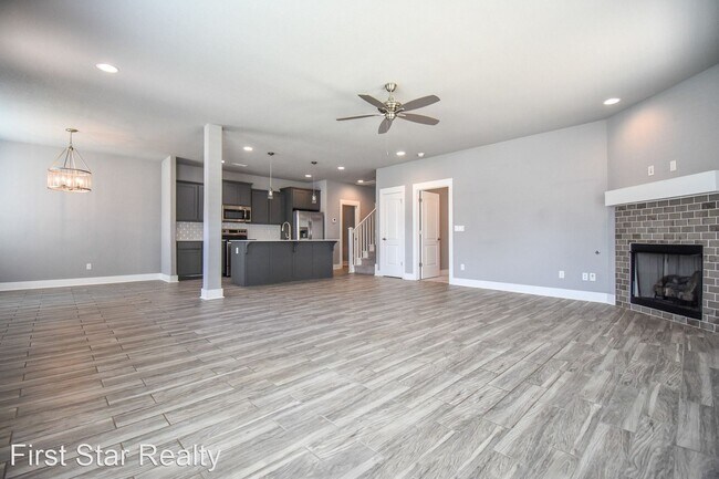 Building Photo - 4 br, 3.5 bath House - 748 N Malbec Rd