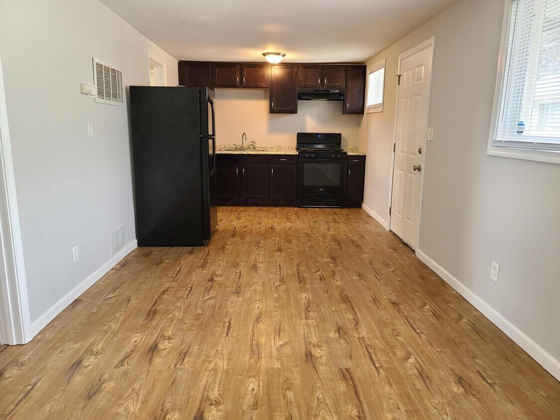 406 Kelton Ave Unit apt E, Columbus, OH 43205 Room for Rent in