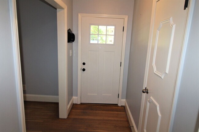 Foto del edificio - 2 bedroom Ranch with Fenced in Back Yard!!
