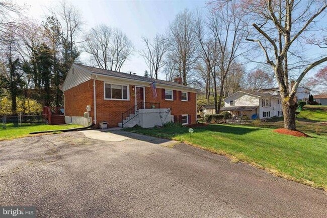 Foto del edificio - 14707 Brook Dr
