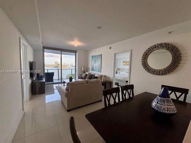 Foto del edificio - 488 NE 18th St