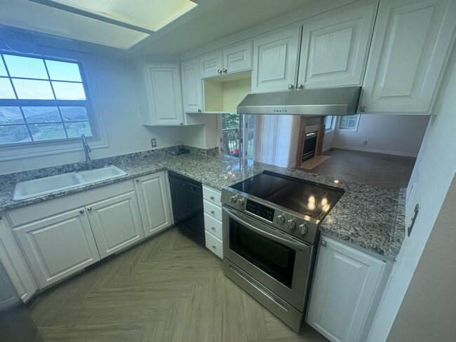 Building Photo - 983 Grindelwald Ln