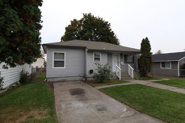 Building Photo - 34 E Courtland Ave