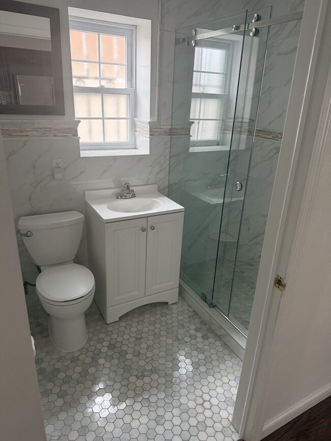 Photo - 1827 Tomlinson Ave Apartment