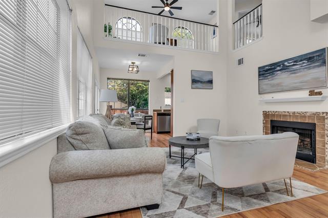 Foto del edificio - 903 Azalia Dr