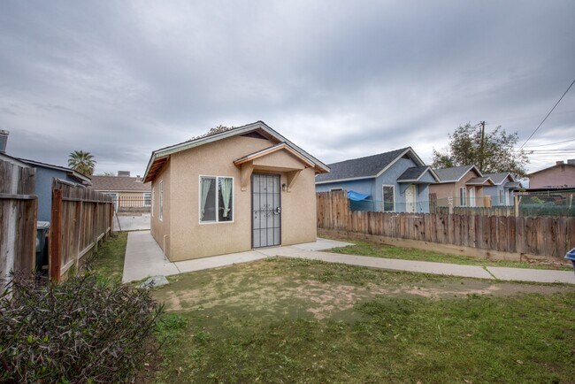 Building Photo - 2443 South 10th Street, Unit 102