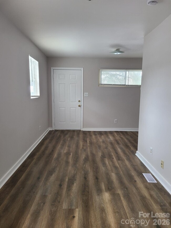 Foto del edificio - 1844 Academy St