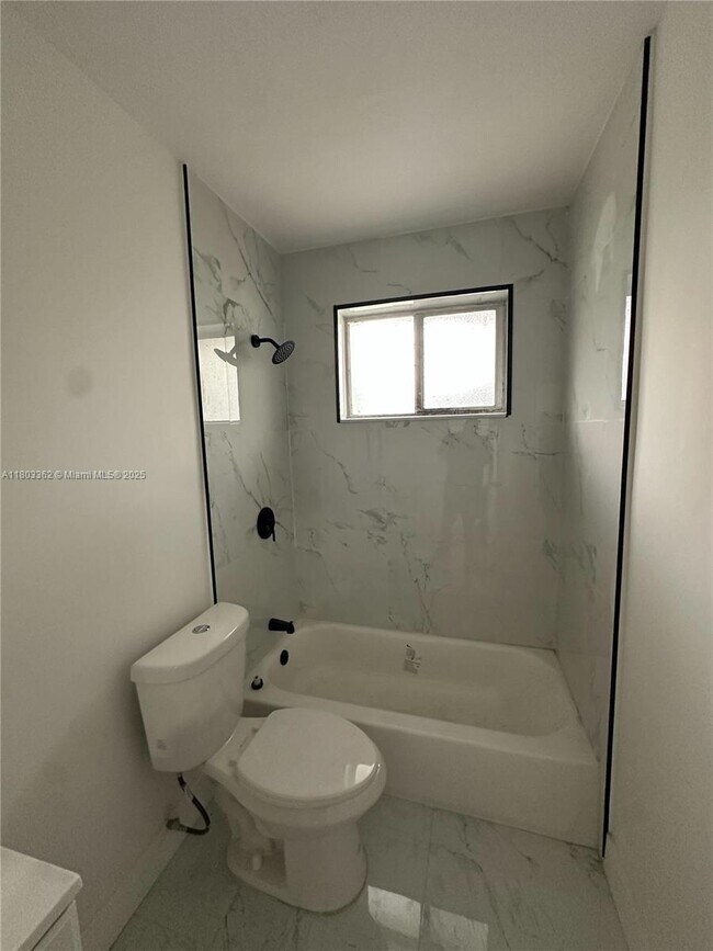 Foto del edificio - 3 bedroom in Miami FL 33147