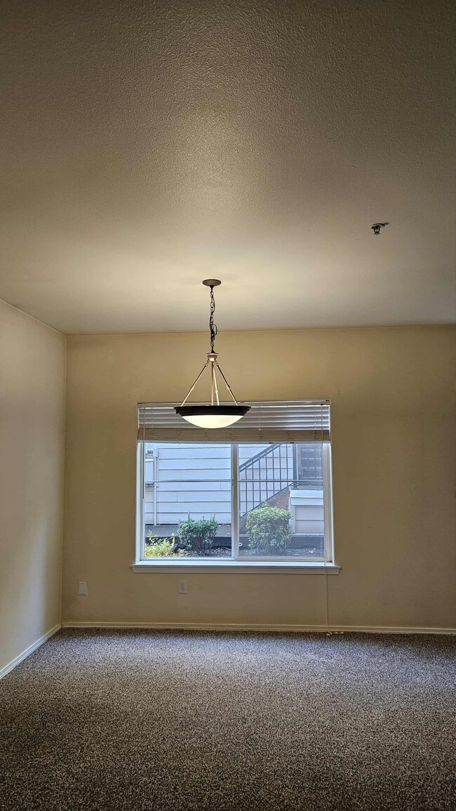 Foto del edificio - 2127 Hammond Ave