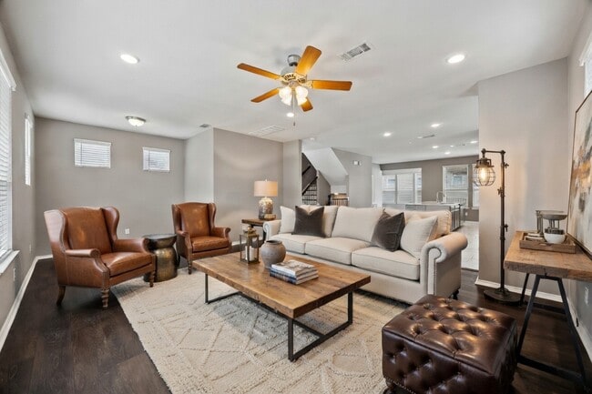 Foto del edificio - 8612 Cedardale Park Dr