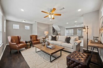 Building Photo - 8612 Cedardale Park Dr