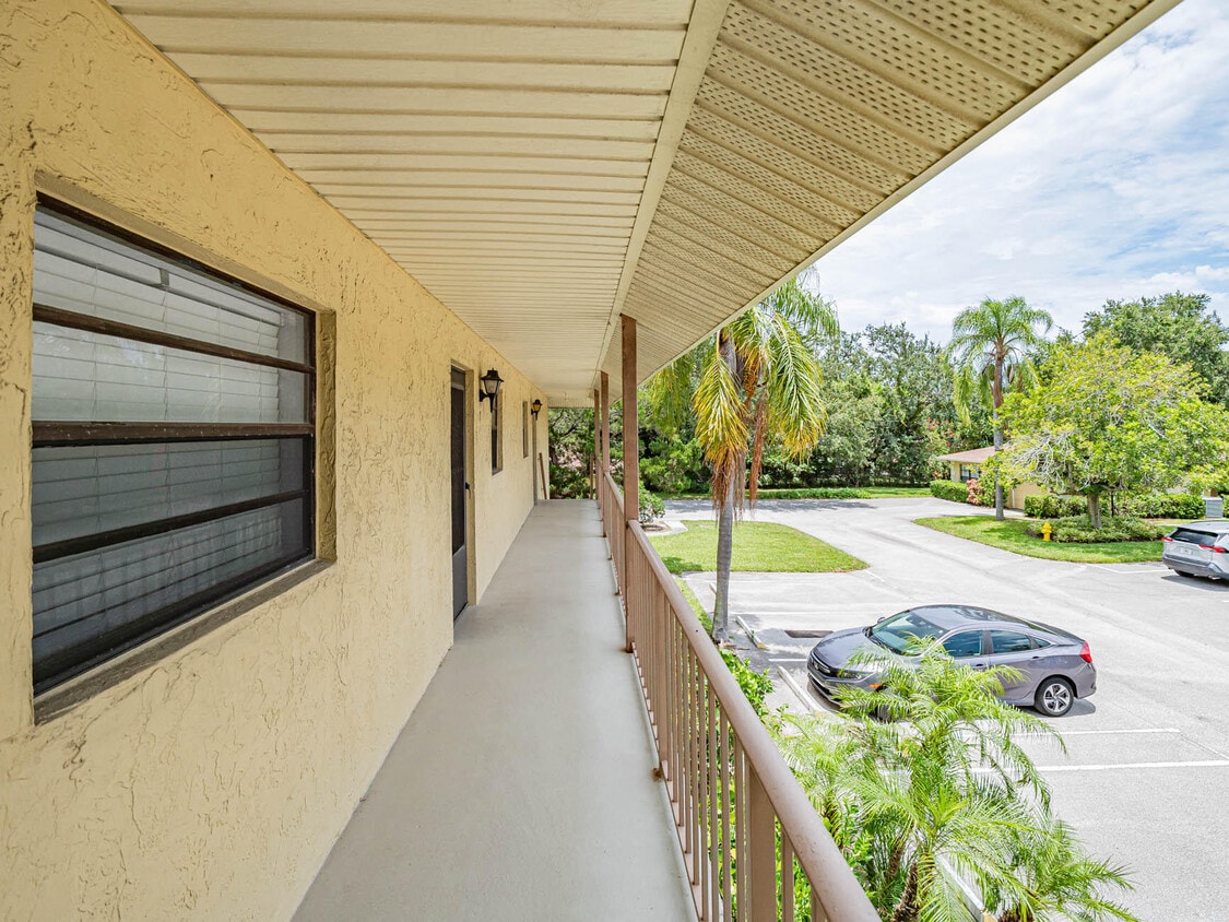 400 18th St Unit F7, Vero Beach, FL 32960 Condo for Rent in Vero