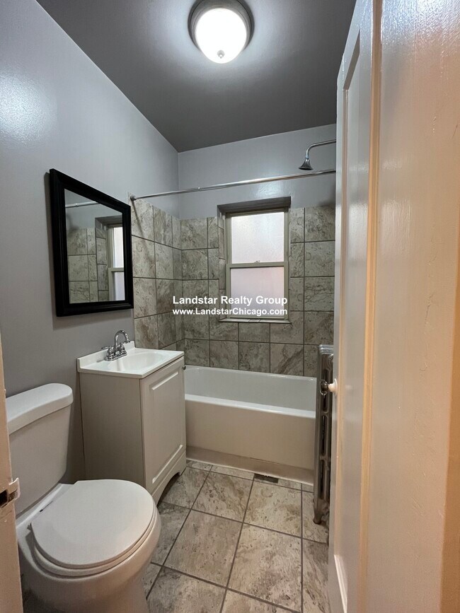 Building Photo - 4263 W Addison St