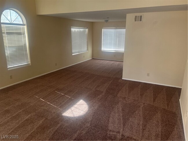 Foto del edificio - 19 Fantasia Ln