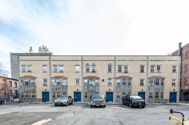 Building Photo - 575 Grand Ave