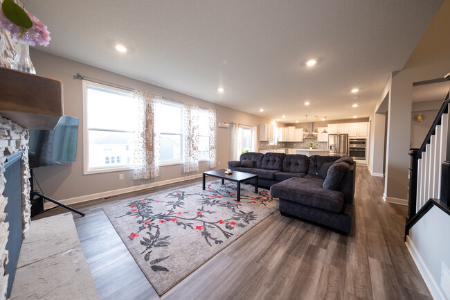 Foto del edificio - 8353 Abercrombie Ln