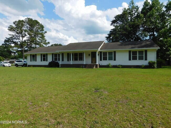 Building Photo - 3701 Lavenham Rd
