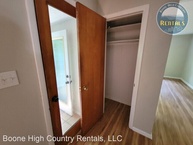 Building Photo - 3 br, 2 bath House - 301 Highland Ave