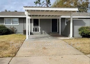 Building Photo - 868 Von Blond