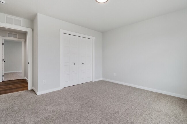 Foto del edificio - 3117 S Old Farm Ave