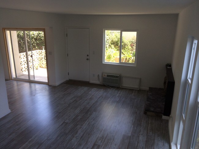 Foto del edificio - 13847 Burbank Blvd