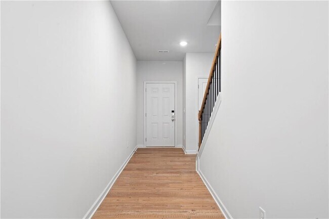Foto del edificio - 785 Summerwood Ln