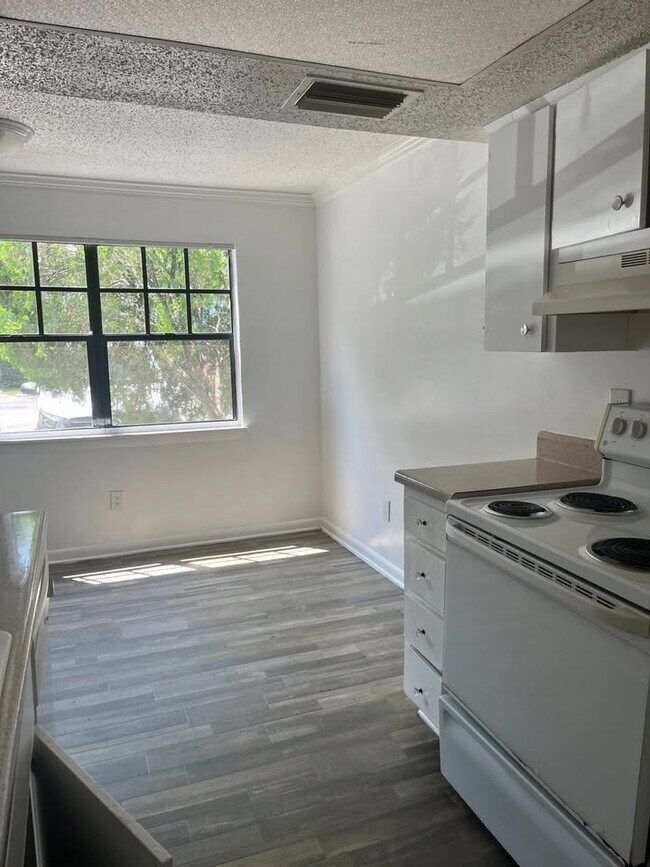 Foto del edificio - 3215 Baird Ave