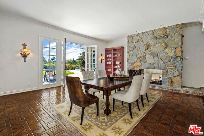 Foto del edificio - 10178 Baywood Ct