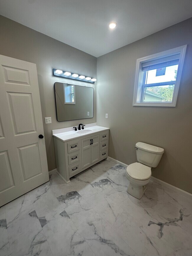 Foto del edificio - 6351 E Townline Rd