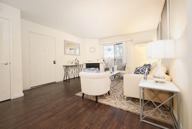Foto del edificio - 2716 Somerset Park Cir