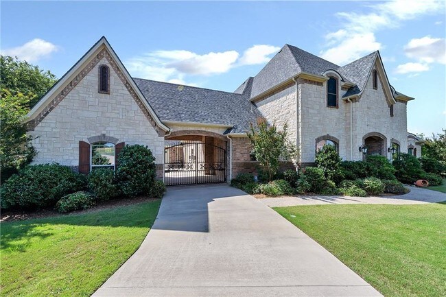 Building Photo - 4910 Sunrise Trail