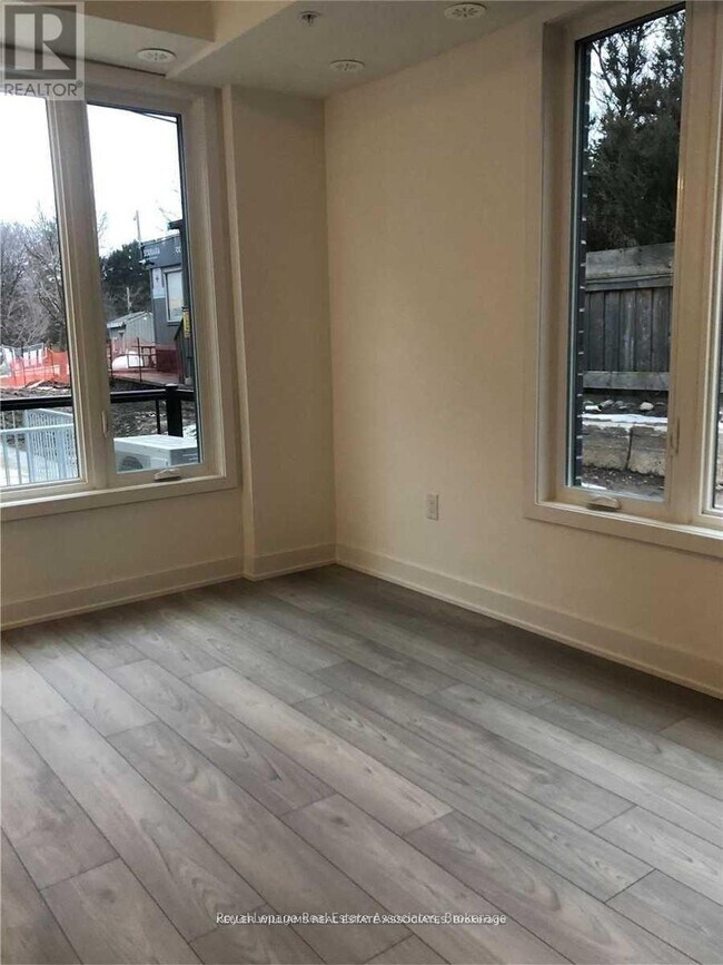 Photo du bâtiment - 3476-3476 Widdicombe Way