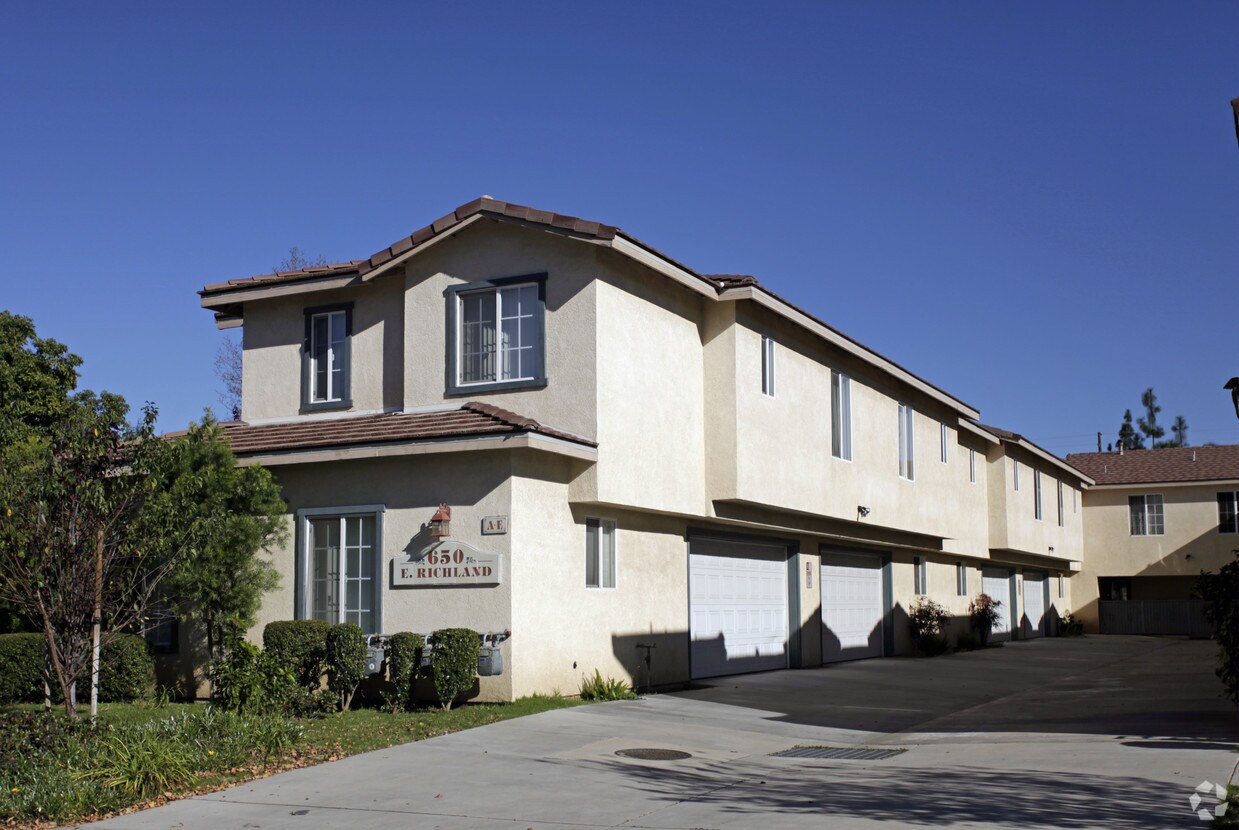Foto principal - 650 E Richland St