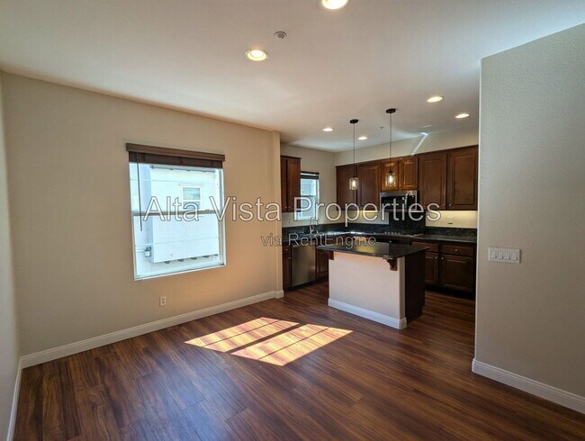 Building Photo - 10521 Zenor Ln