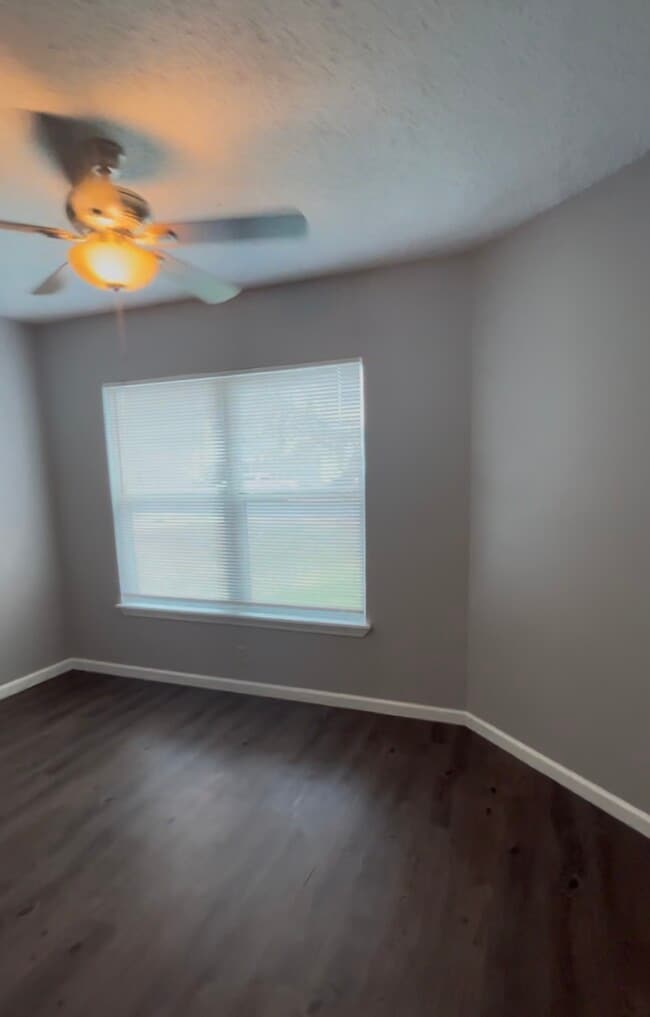 Foto del edificio - 4039 Mystic Sunrise Dr