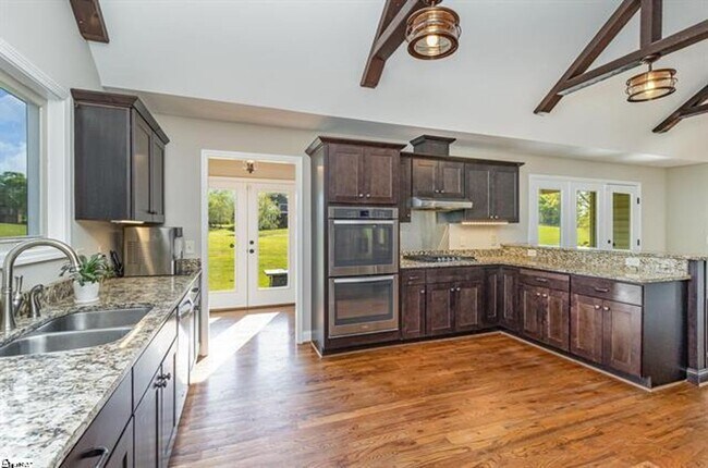 Foto del edificio - Beautiful Home at the Smithfields Country Club